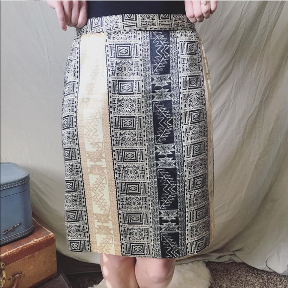 Black and Gold Pattern Pencil Skirt - Picture 2 of 8